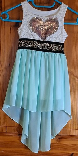 Schönes mädchen kleid - mädchen,