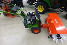 Agria 400 mit Kehrbürste