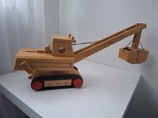 Holzkran, schwenkbar,  fahrbar, mit Greifer, Höhe 47cm, Länge 45 - 65 cm