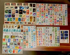 400 Briefmarken + 1 Block Russland, gestempelt, verschiedene Motive und Werte .