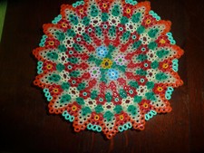 Körbchen aus Walzenperlen gebrand  DDR bund Motiv Vintage