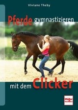 Pferde gymnastizieren mit dem