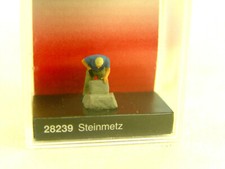 Steinmetz mit Steinblock  -