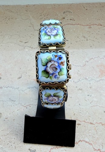 Eine chaika armbanduhr mit - chaika,
