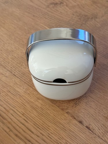 Sauciere mit metall henkel - sauciere,