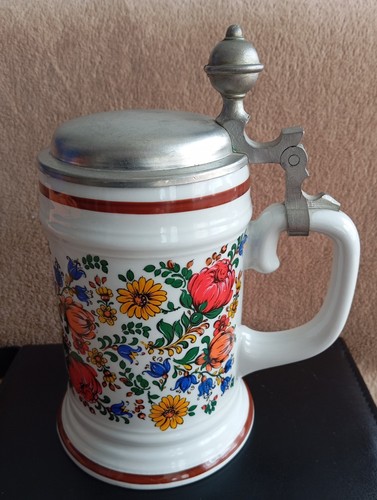Bierkrug aus parzalan mit - aus,