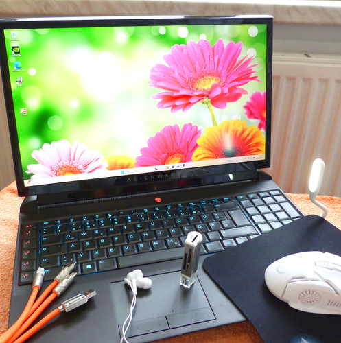Alienware area 51m zoll - area,