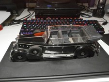 SCHWARZER  MERCEDES  BENZ  770 K 1938  1-18  SIGNATUR MODELL,  MIT VERPAKUNG