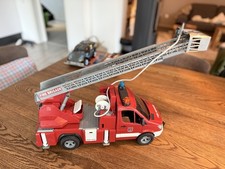 Bruder man Feuerwehr mit Drehleiter