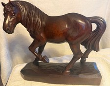 Handgeschnitztes Holzpferd aus