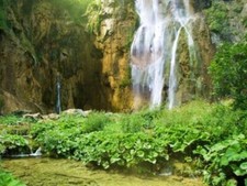 Wandbild: Wasserfall im tiefen