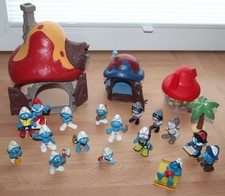 Schlumpfdorf mit Schlümpfen und Schlumpfhaus