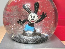 GIVENCHY Zauberball mit Mickey