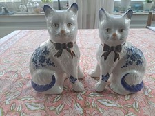 2 Katzen aus Porzellan -  sehr