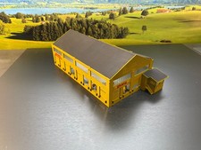 Falleer DHL Halle lackiert und