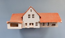 Bahnhof / Gebäude aus Holz Spur H0, beschädigt für Bastler