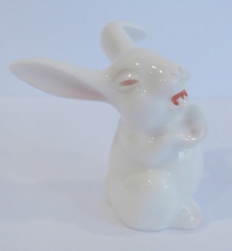 Porzellanfigur lachender hase - porzellanfigur,