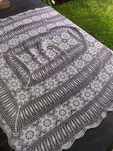 Gehäkelte tischdecke - gehäkelte,