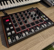 AKAI Rhythm Wolf: Analog Drum Machine & Bass Synth