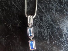 Schöne kette mit anhänger - kette,