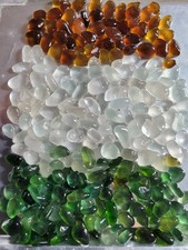 250 kleine Seeglasstücke