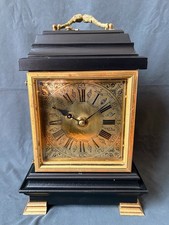 Einzigartige Kaminuhr, Bracket