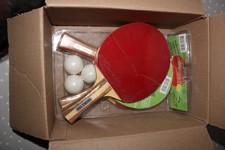 1 Set aus 3 Tischtennisschläger  & Bälle