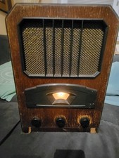 Altes Radio aus Holz