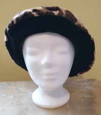 Damen Mütze Hut Kappe Samt Schwarz mit Leoparden Muster Onesize 