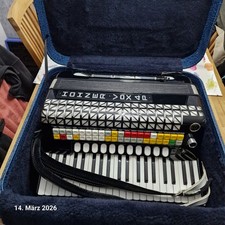 Hohner Akkordeon VOX 4P