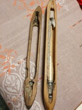 2 Alte Webstuhl - Schiffchen mit Spindel Holz  alt ca. 40 cm und 46,5 cm
