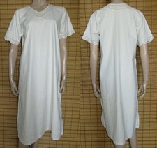 WEISSES NACHTKLEID -