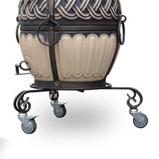 Mobiler Tandoor-Ständer mit