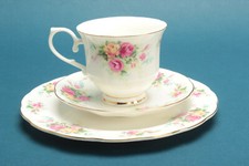 Royal Wessex English Summer Roses Fine Bone China 3 tlg.Tasse Untertasse Teller