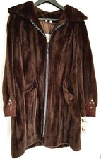 DAMEN WEB PELZ MANTEL - JACKE - NERZ OPTIK - STRASS - GR. M-L by IL PAVONE