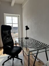 IKEA GLASHOLM Tischplatte mit Fingerabdruck-Muster + LERBERG Tischgestell