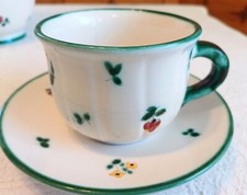 Tasse und Unterteller     " Gmundner Keramik - Streublumen "