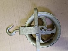 1 Stück Umlenkrolle Rolle Kettenrolle Seilrolle Lagerverkauf Lagerräumung