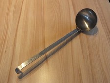 Große Suppenkelle "Fissler Coronal 10", 18/10 abzugeben