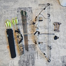 hoyt raider with accessories 