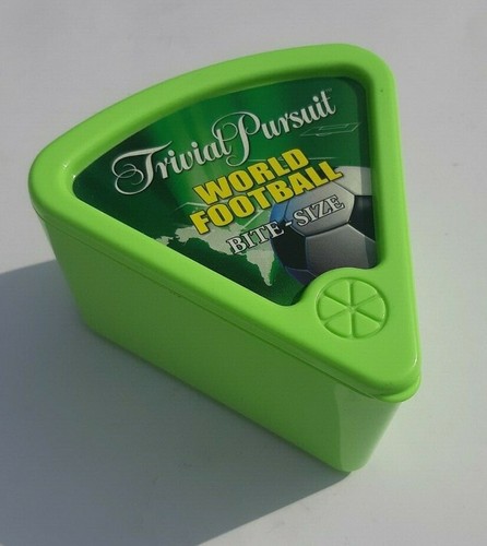 Trivial pursuit world football - world,
