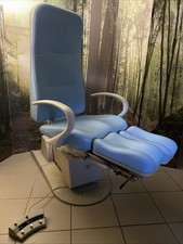 Fusspflegestuhl Gerlach, elektrisch höhenverstellbar,mit Arbeitshocker