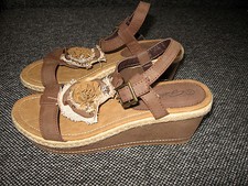 **NEU** City Walk Gr 39 Sandalen Keilabsatz Plateau in Braun Fesselriemchen