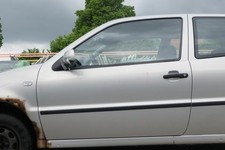 VW Polo 6N 6N2 Tür vorne links Fahrertür 2/3-Türer silber LB7Z