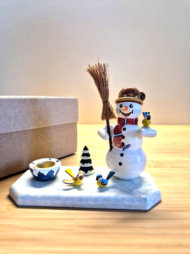 Hubrig schneemann mit vögeln - schneemann,
