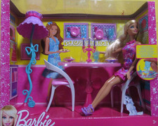 Barbie Puppe mit Esszimmer