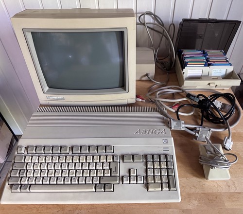 Amiga 500 commodore 1084s - 500,