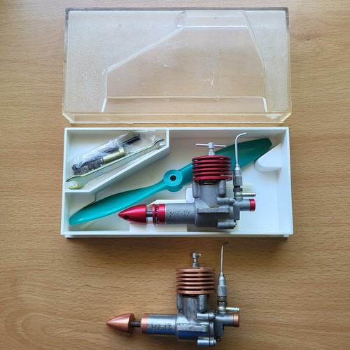 Modell motor 2 motoren - modell,