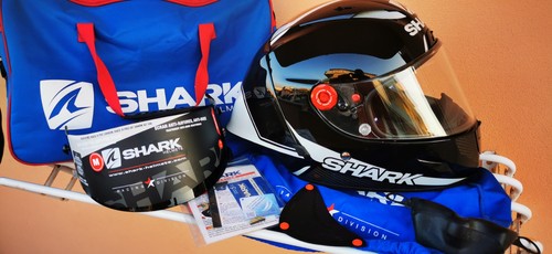 Racing shark race - racing, race-r