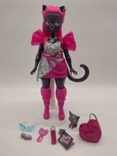 Monster High Catty Noir Signature Core komplett unbespielt